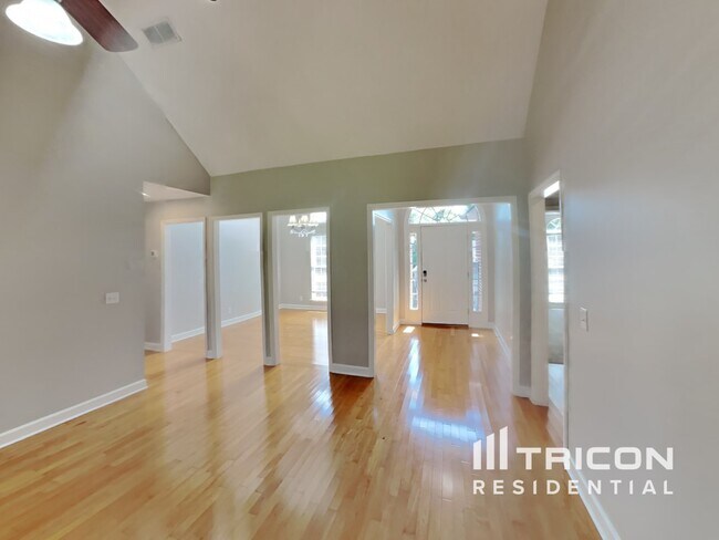 Foto del edificio - 419 Fieldstone Dr