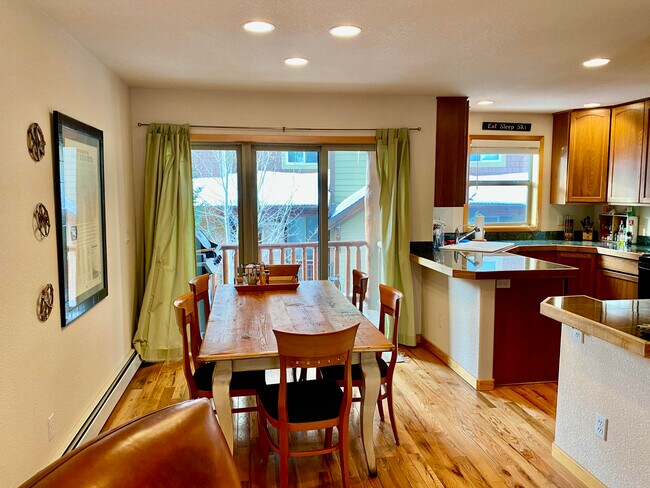 Foto del edificio - 102 Sawyer Cir
