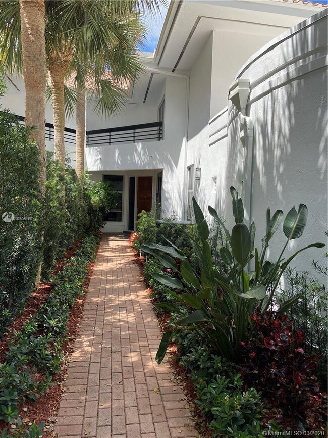 Building Photo - 3475-10 Mystic Pointe Dr