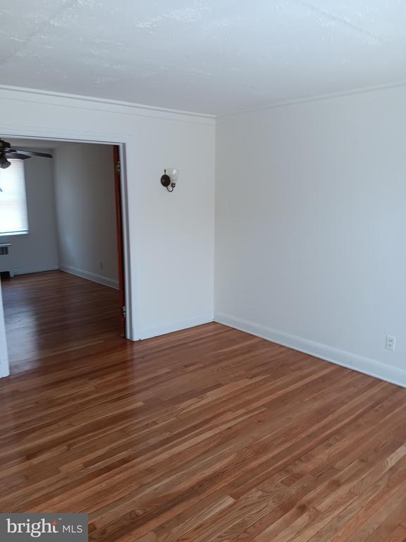 Foto del edificio - 3529 Pelham Ave