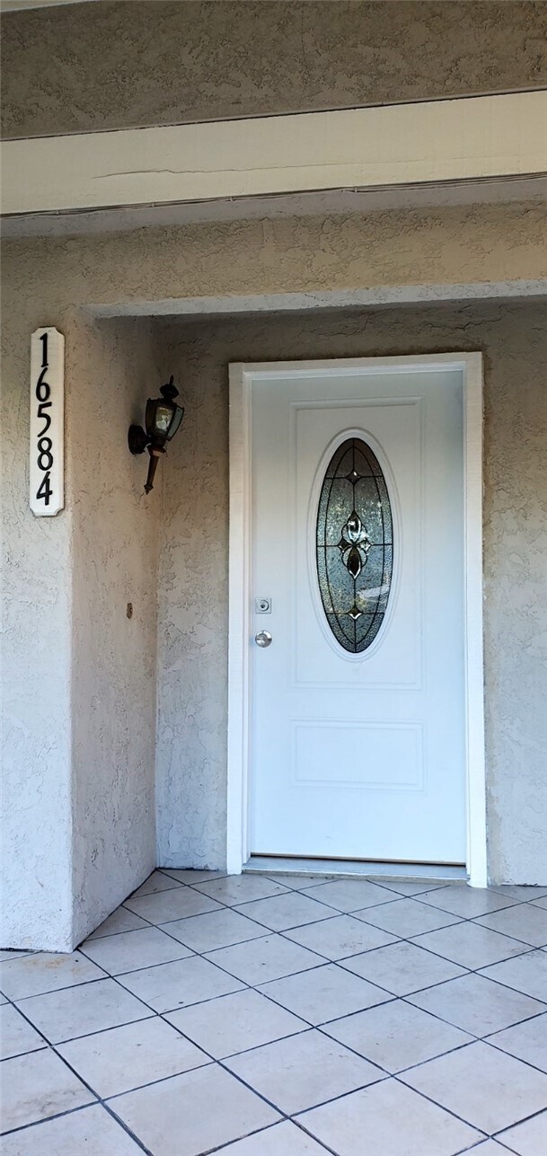 Foto del edificio - 16584 Lorelei Ln