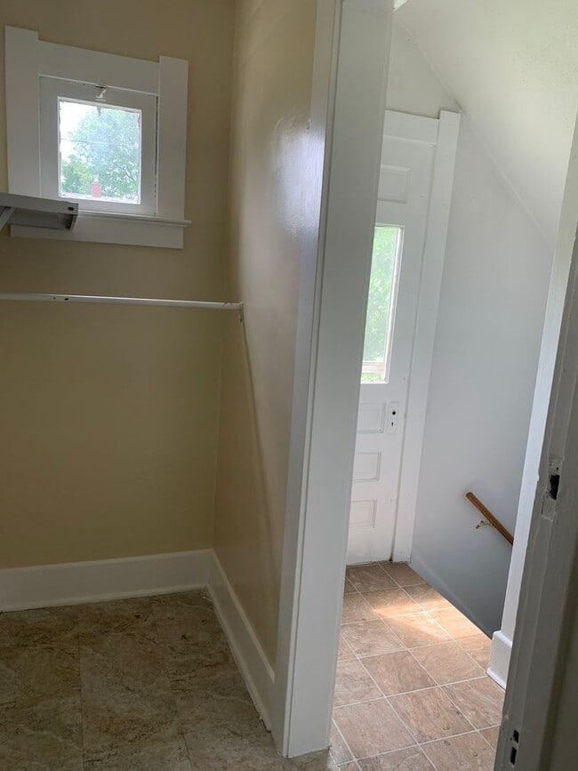 Building Photo - 1/2 off 1st Months Rent!