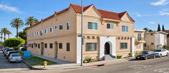 Foto del edificio - 2700 1/2 Redondo Blvd-