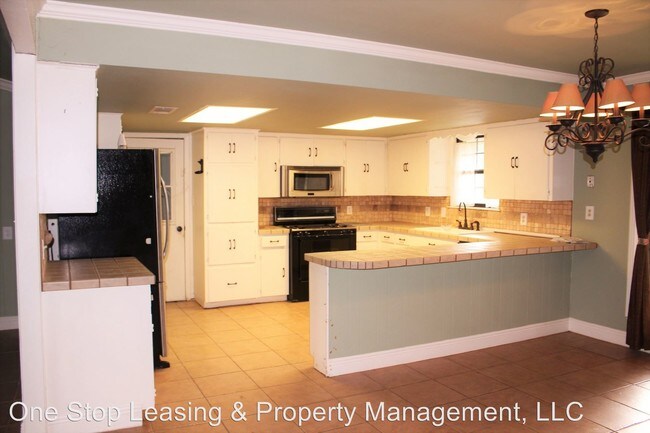 Building Photo - 560 Upper Elgin River Rd