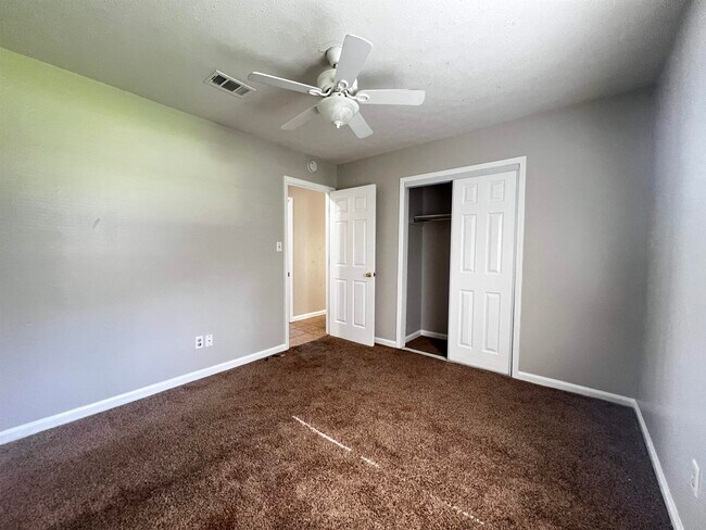Building Photo - 1840 Devra Dr