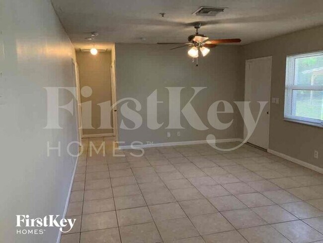 Foto del edificio - 800 SW 9th Ct