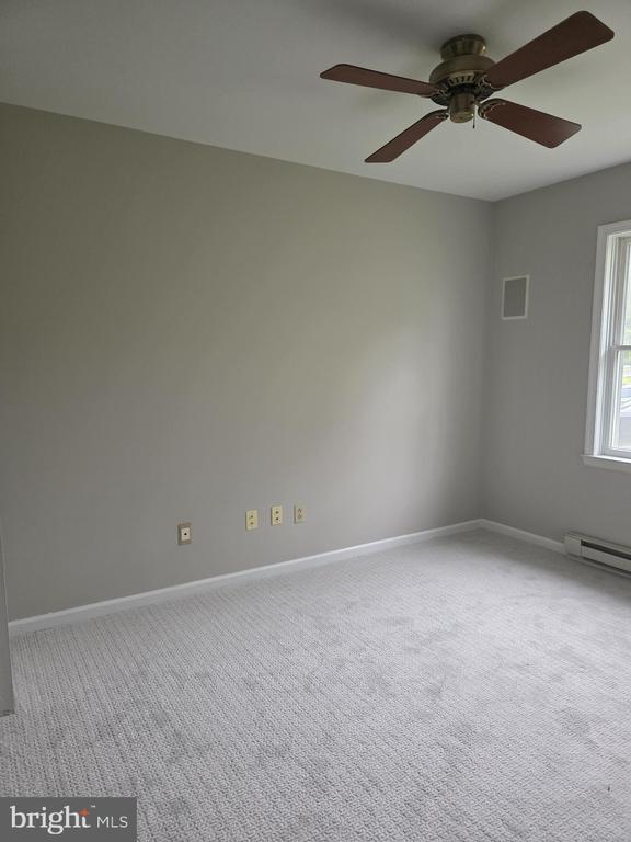 Building Photo - 11 Locke Ct
