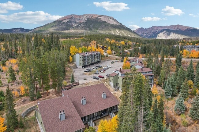 Foto del edificio - Serenity and Views with this 3 bedroom/3Bathroom Townhome in Buffalo Ridge