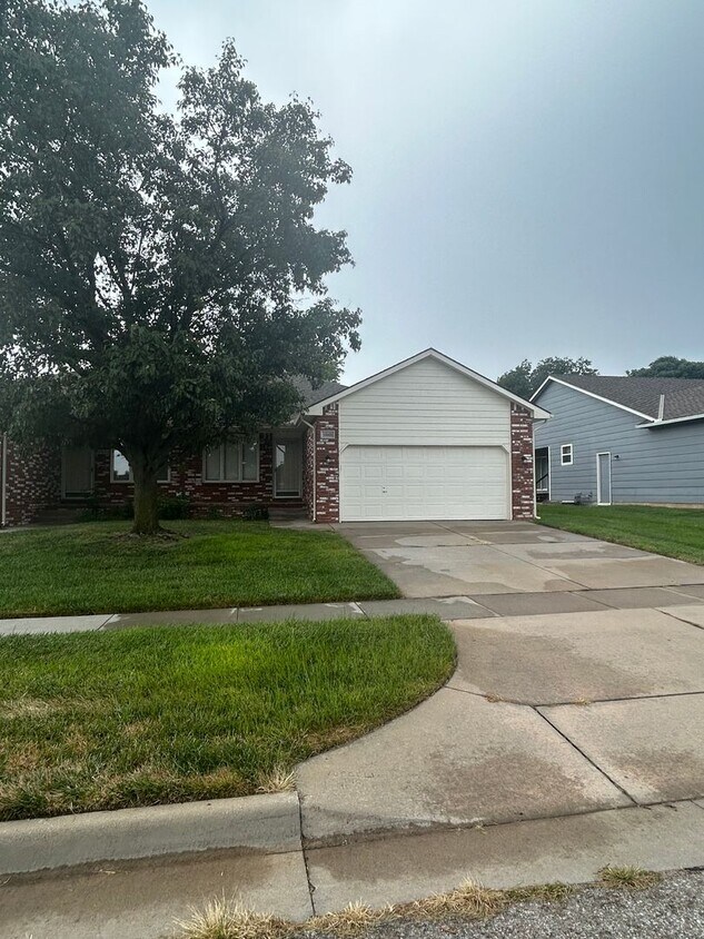 Foto principal - 10505 W Douglas Ave