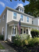 Building Photo - 807 Wolfe St