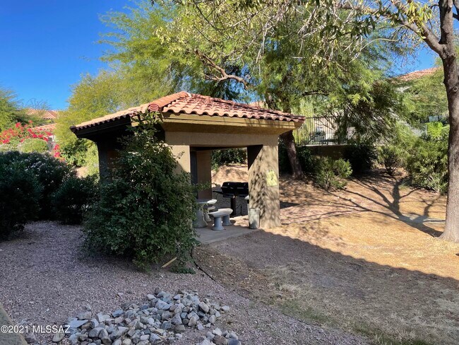 Foto del edificio - 5751 N Kolb Rd