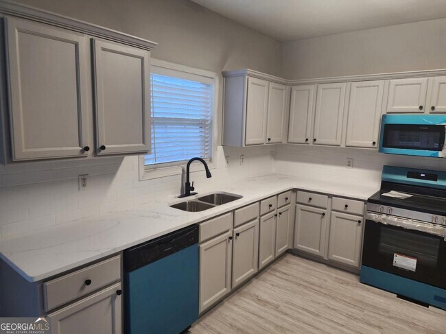 Foto del edificio - 138 Shady View Pl