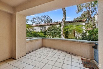 Building Photo - 113 Por La Mar Cir