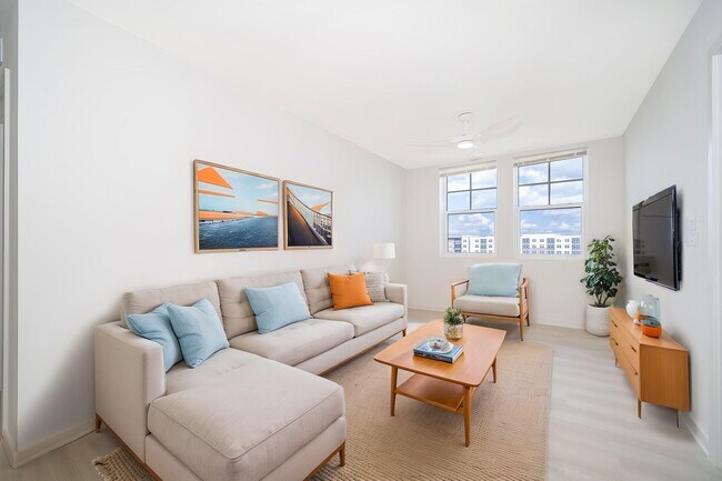 Foto del edificio - 5579 Millenia Park Blvd