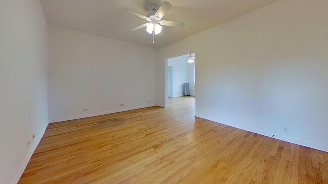 Building Photo - Rehabbed Portage Park One Bedroom
