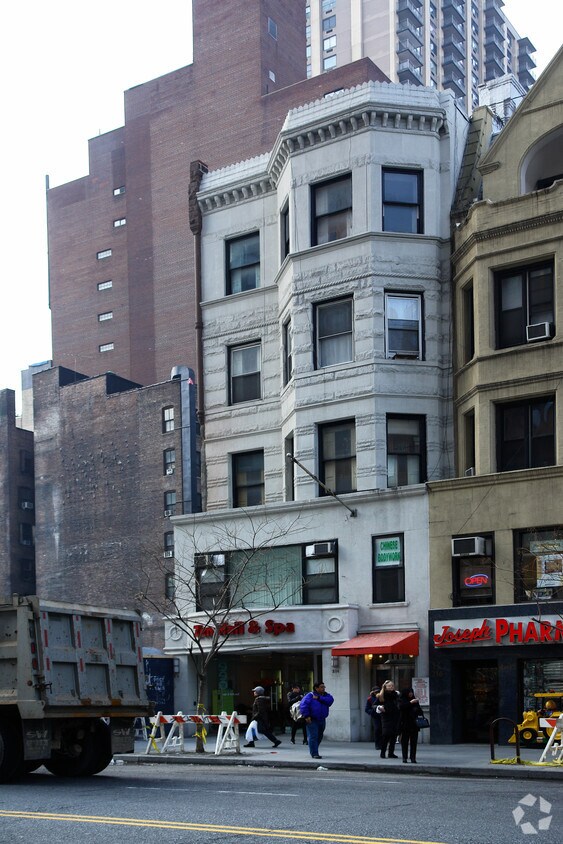 Building Photo - 214 W 72nd St