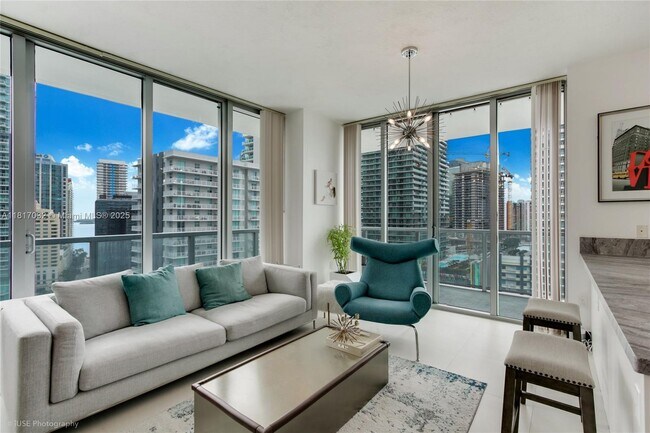 Foto del edificio - 79 SW 12th St