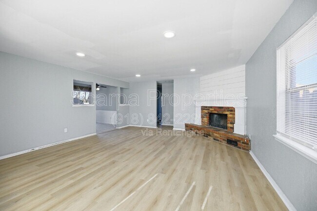 Foto del edificio - 920 W Memphis St