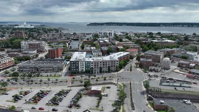  - 231 Washington Residences