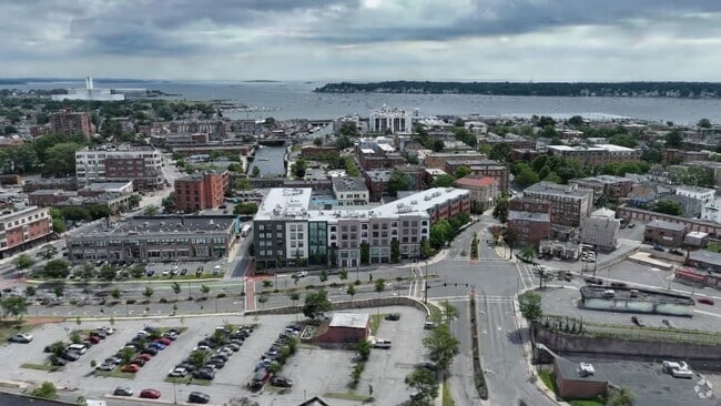  - 231 Washington Residences
