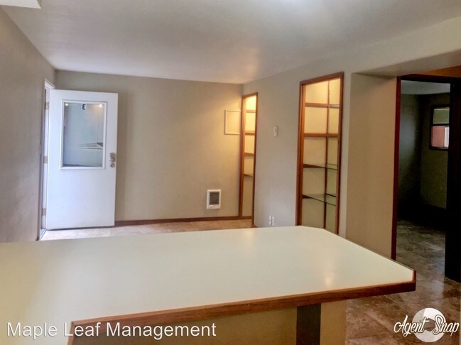 Foto del edificio - 5210 11th Ave NE