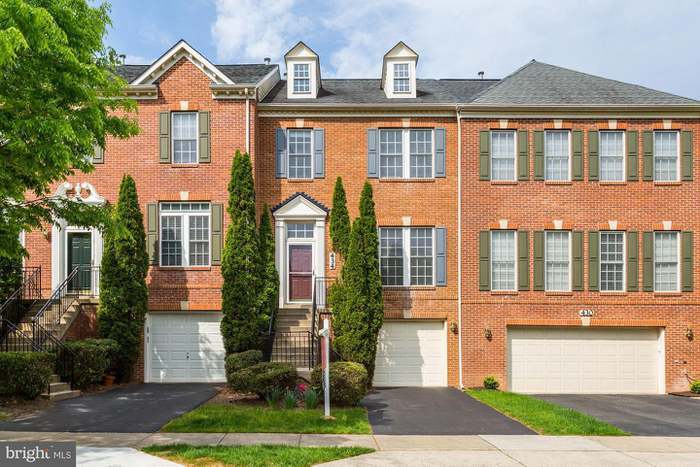 Foto principal - 434 Highland Ridge Ave