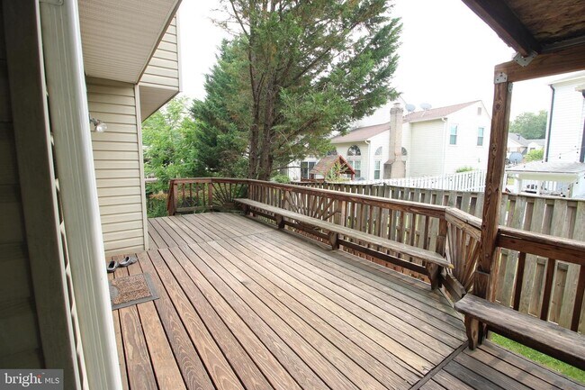 Building Photo - 46716 Stonebrook Ct