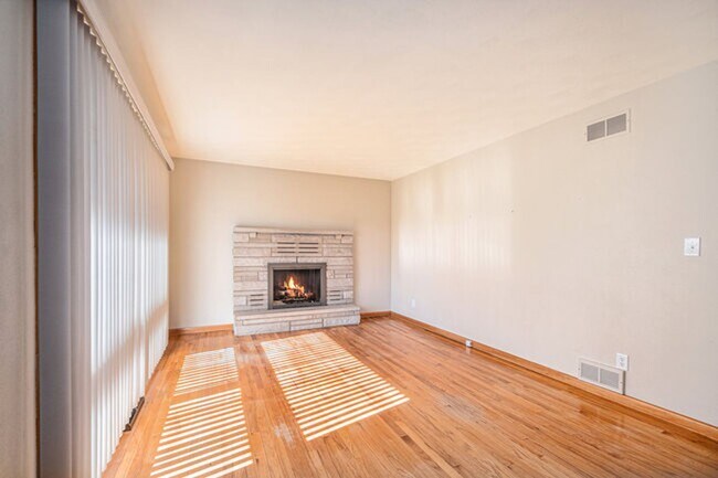 Foto del edificio - Penn Schools!  Remodeled Granger home-Lawn care included!