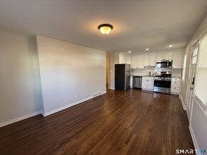 Building Photo - 38 Elmhurst Cir