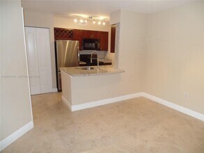 Building Photo - 2811 N Oakland Forest Dr