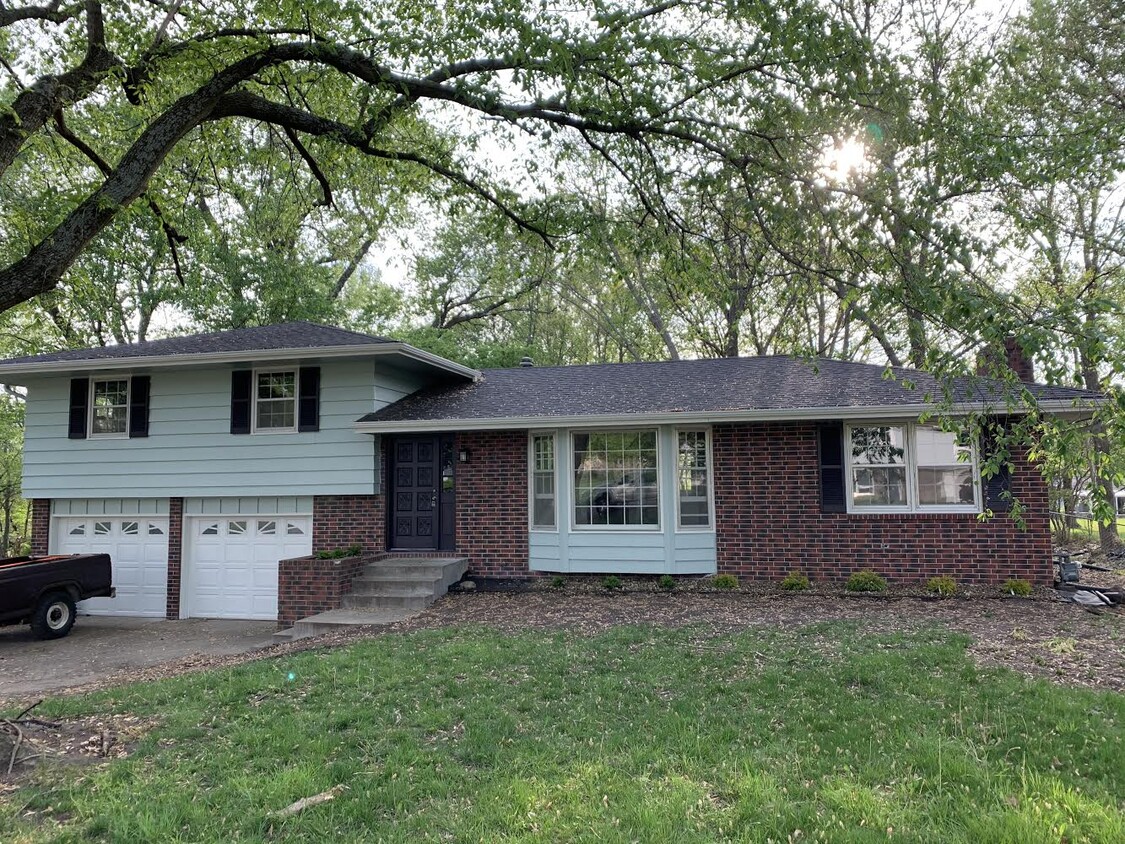 Primary Photo - 6025 NW North Hills Dr