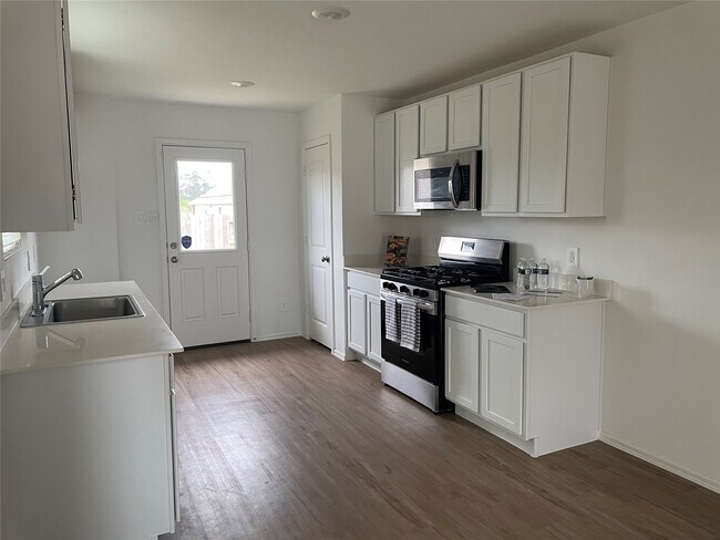 Foto del edificio - 221 Crystal Bay Ln