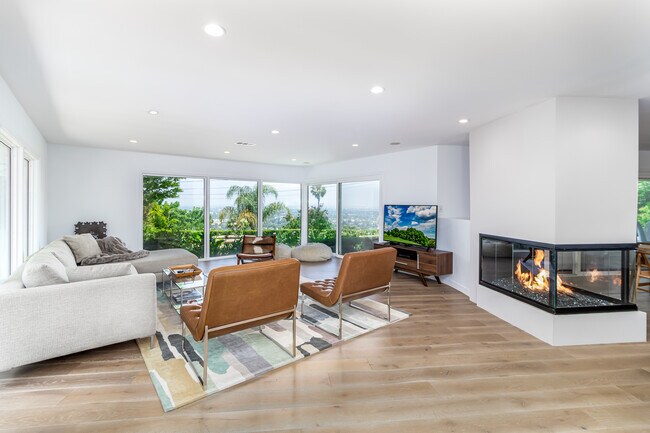 Building Photo - 3546 Berry Dr
