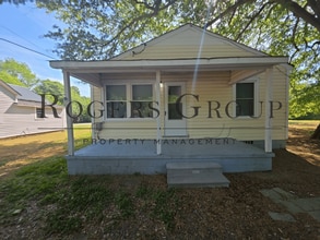 Building Photo - 710 Roberson St
