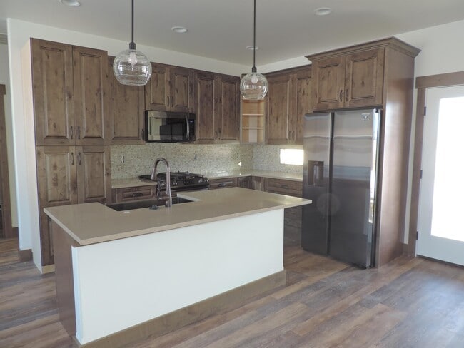 Building Photo - 233 Rolling Prairie
