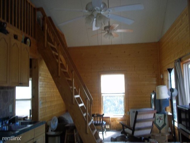 Building Photo - 4 br, 2 bath Apartment - 696 Blue Rock Road
