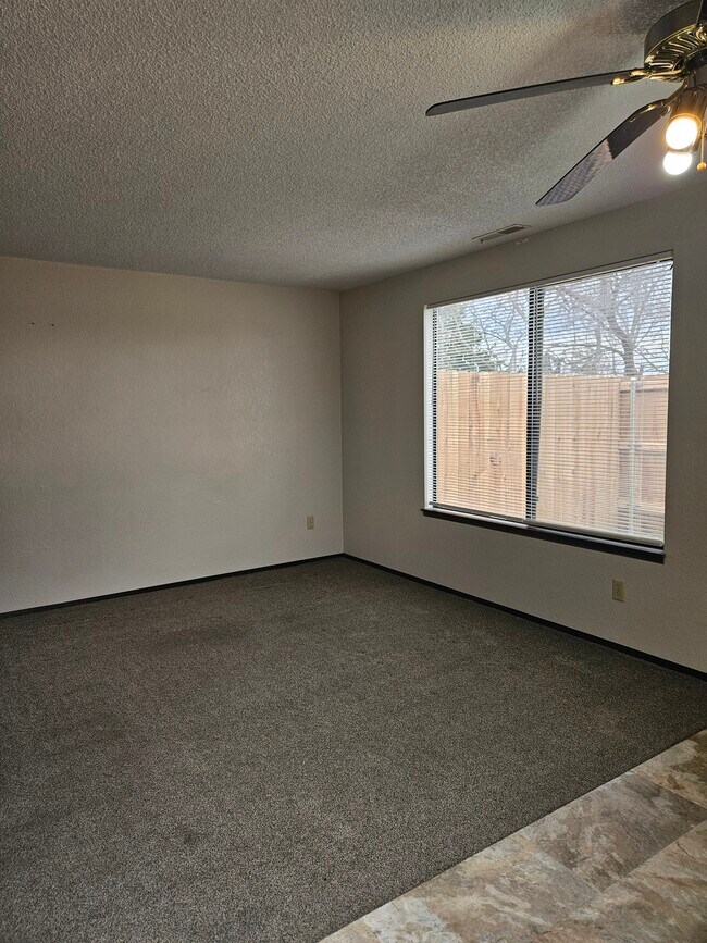 Foto del edificio - 1839 Peachtree Ln