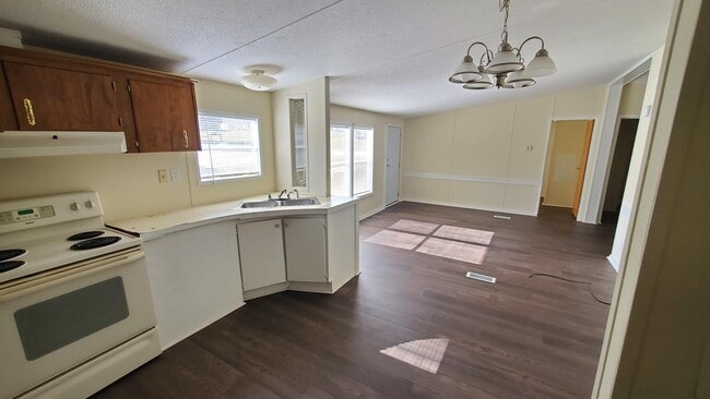 Photo - 4225 Holcomb Cir House