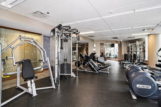Foto del edificio - 420 E Waterside Dr