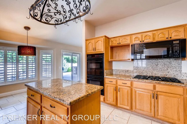Foto del edificio - 8124 Bay Pines Ave