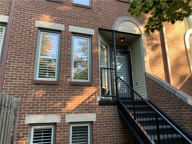 Foto del edificio - 534 E Vermont St