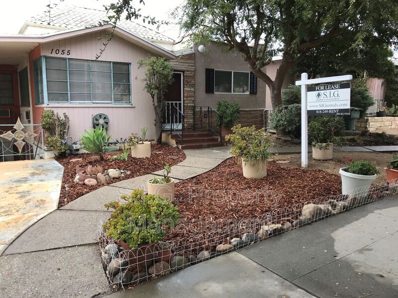 Primary Photo - 1055 Thompson Ave