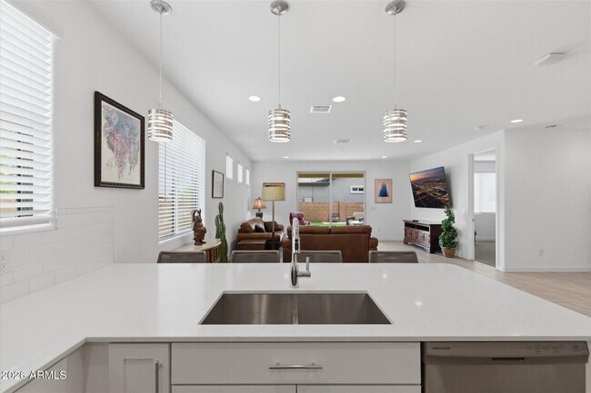 Foto del edificio - 17211 W Whispering Wind Dr