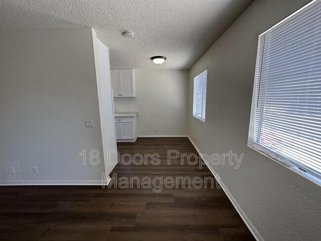 Foto del edificio - 840 Grand Ave