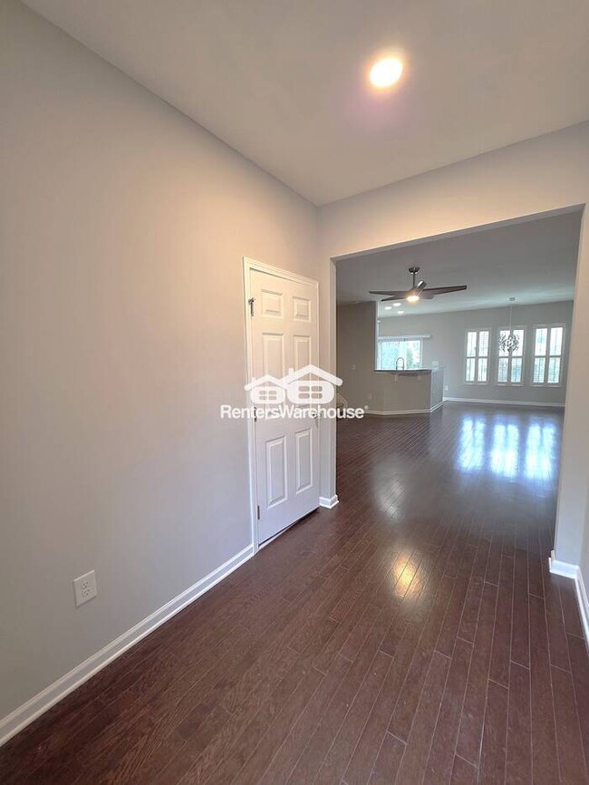 Foto del edificio - Beautiful 3-bedroom townhome in North Rale...