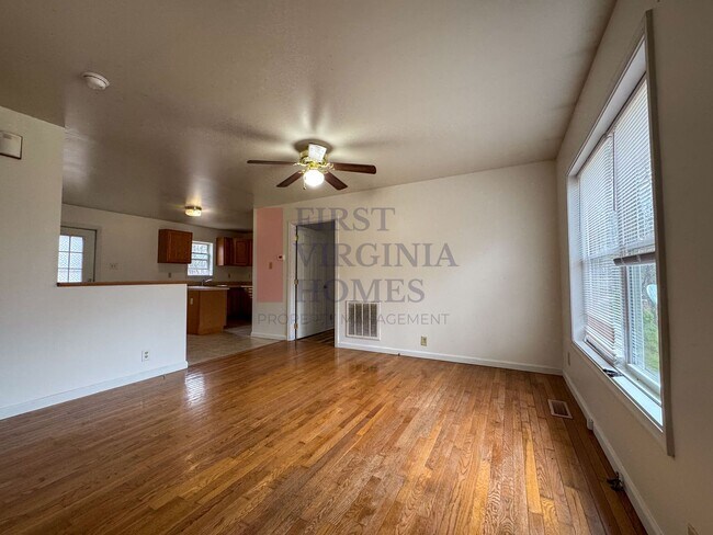 Foto del edificio - 3Bedroom/2Bath Home with High-Speed Firefly Internet