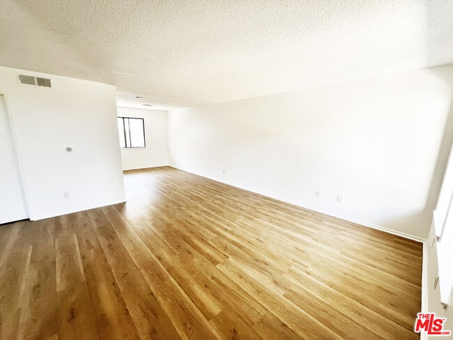 Foto del edificio - 4180 Marlton Ave