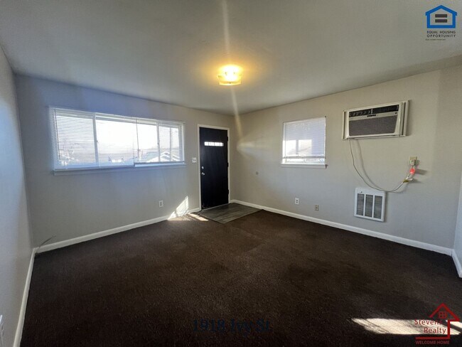 Building Photo - 1918 Ivy St