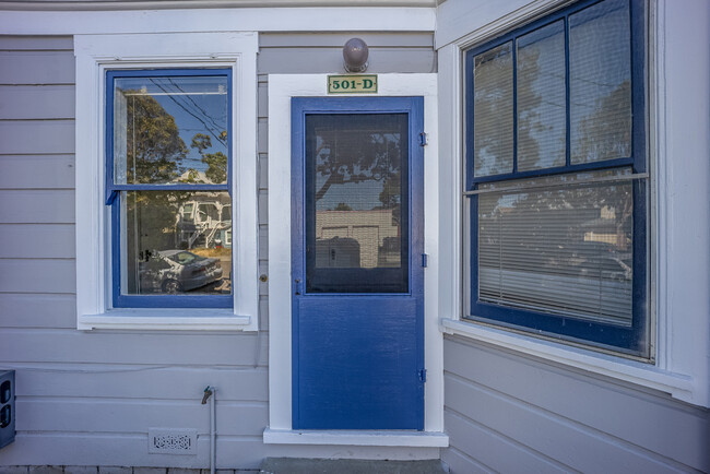 Building Photo - 501 Santa Clara Ave