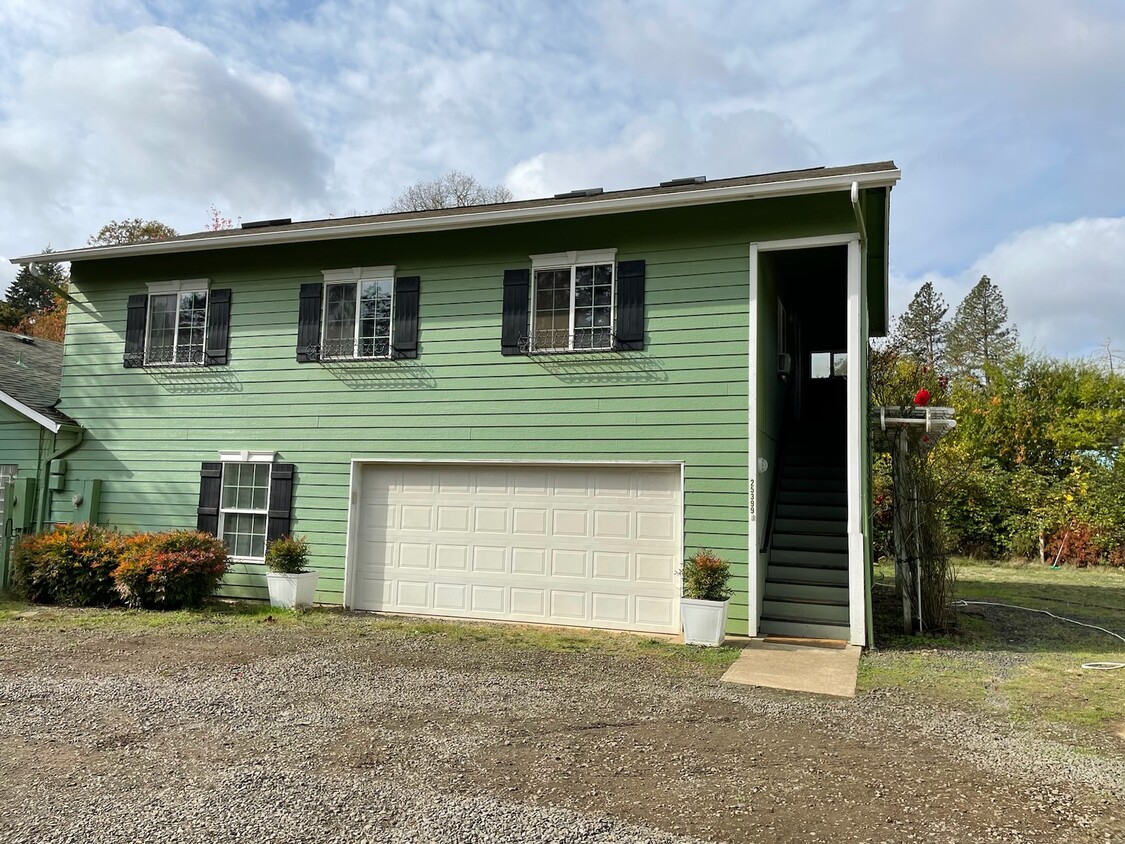 Foto principal - 25399 Lamb Rd